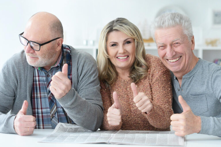 happy seniors recommending professional long term care planning services